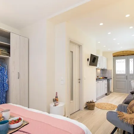 Fontana Di Corfu 2 * Corfu (city)